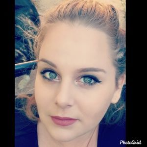 Meet your Posher, Alexis